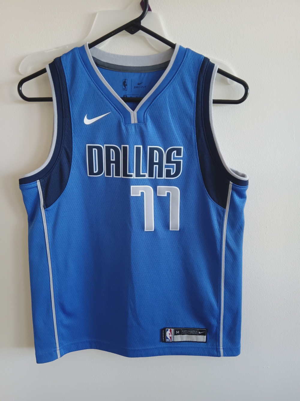 Nike Dallas Mavericks Luka Dončić #77 Blue Replica Basketball Jersey